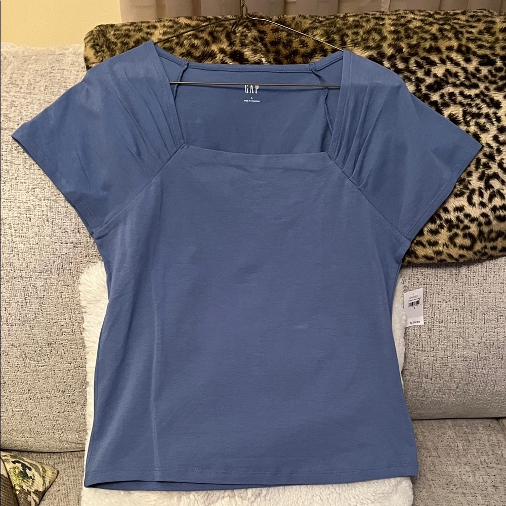 NWT NEW GAP Women's Short Sleeve Blue Tee